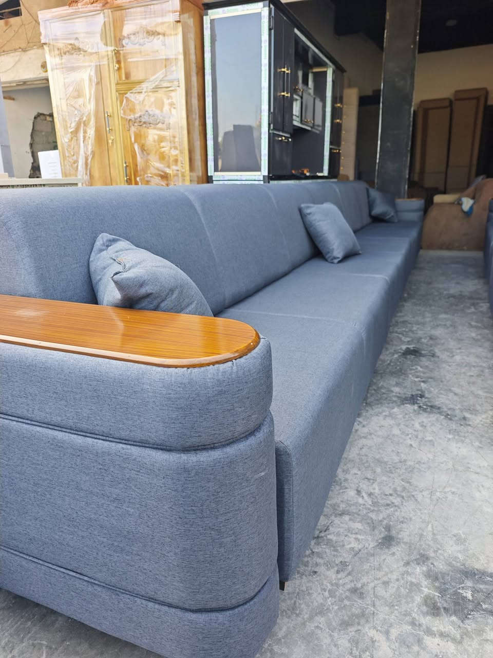 ديوان قياس 9 متر ونص
17 نفر 
عمل كافة التخومه والدواوين حسب الطلب 
***********
