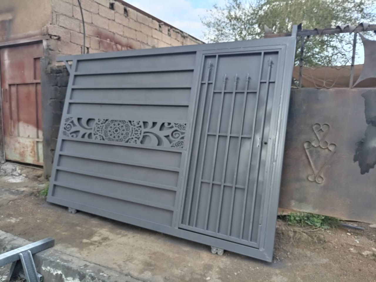 السلام عليكم بوب سلايت طول 3 متر ارتفاع 210 رقم ***********
