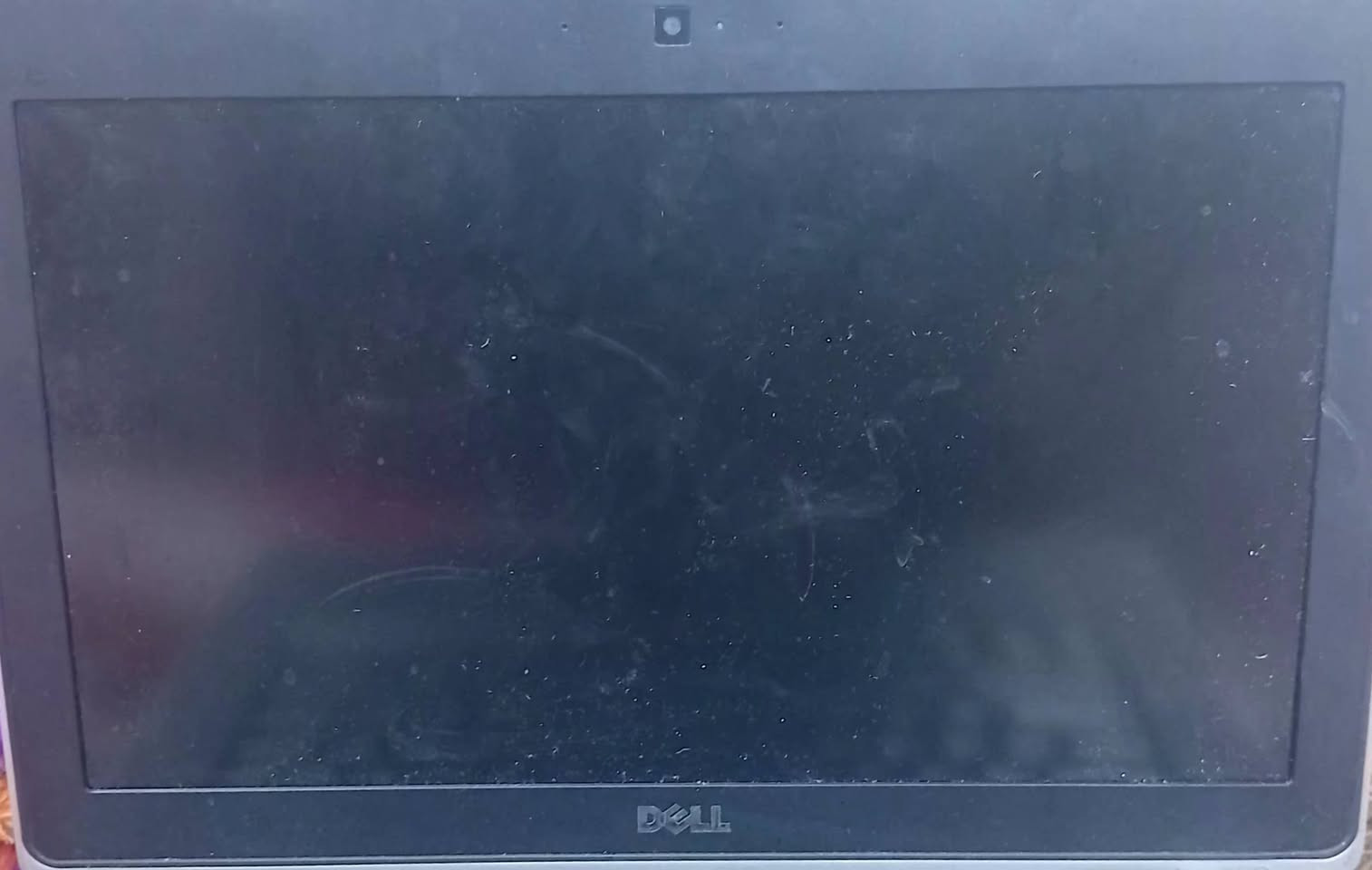 لابتوبتوب hb الجيل العاشر كل شي شغال بيها تأخذها وتفحصها بيها كاميرا وبرامج تصميم ودرايفر وكوكل ونت وبلوتوث منافذ قرص وusbورام وكيبال hd ومال النت هواي منافذ حجمها يمكن ١١ونث انج 
(البطارية تعبانة بس) ((عنوان بغداد الشعب رقم الهاتف ***********)) -السعر انتو أنطوني سعر وما يكون خاطركم إلة طيب الجهاز مشتري من فترة طويلة بس ما استخدمة لان ما اتعلمتلها وعايفها "عموما الي يحب يستفسر اكثر يتفضل خاص وهذا رقمي هماتين.
