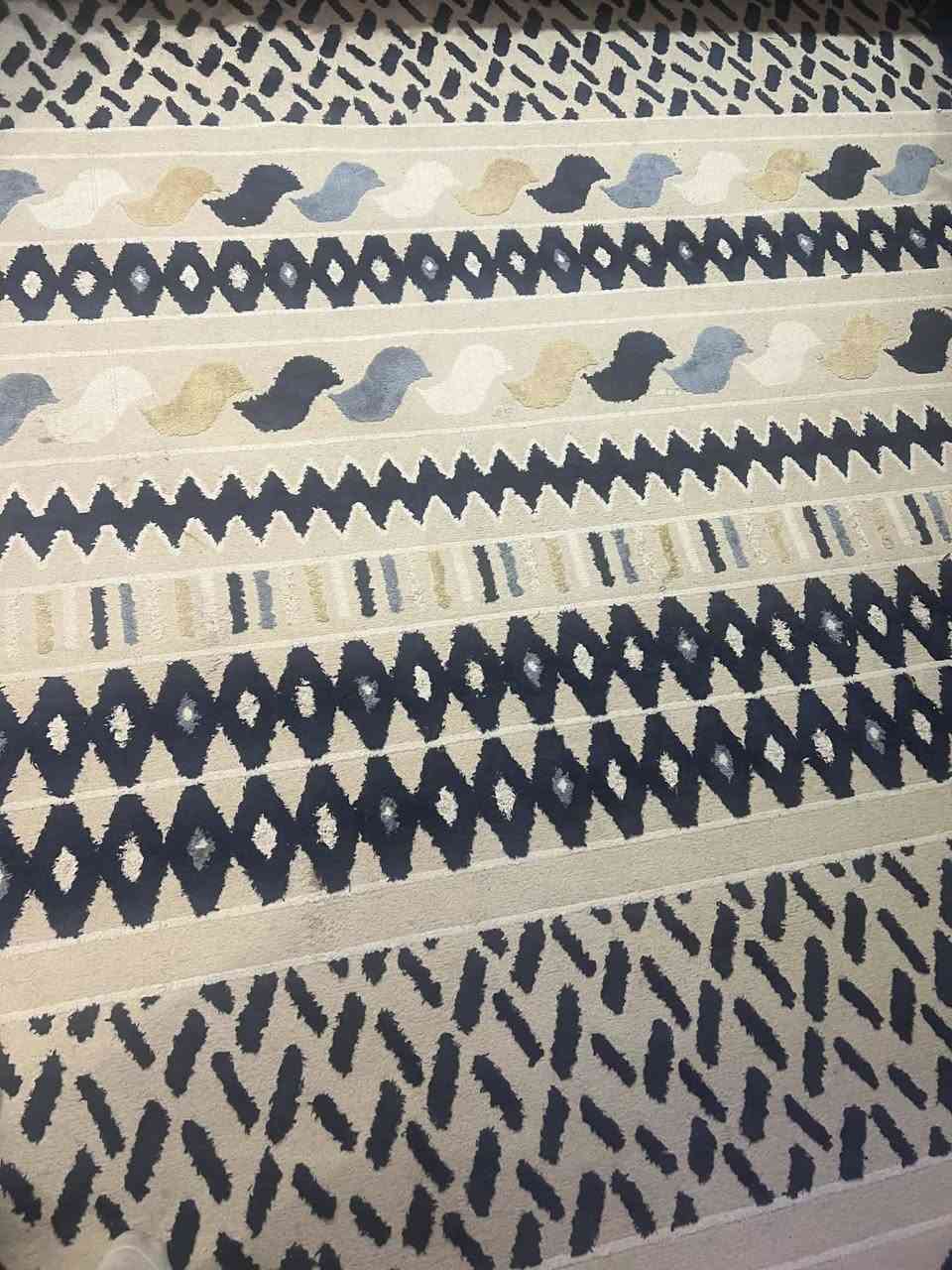 تخم للبيع قنفتين وحده وسطية وكراسي 2للاستفسار على هذا الرقم ***********
