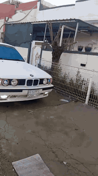 بي إم 525i • اوتوماتيك • حالة ممتازة