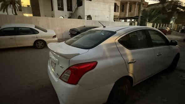 سلام عليكم
وكير ومكينة وصدر وتبريد وتدفئة كله تمام
فرسا م١٣ رقم ومكانها بغداد سنويه٢٧ ب٨١ 
حادثهه بابين السايق وجاملوغ الامامي العكس ولم اتواجد علفيس لأي استفسار هذا رقمي وبي واتساب***********
