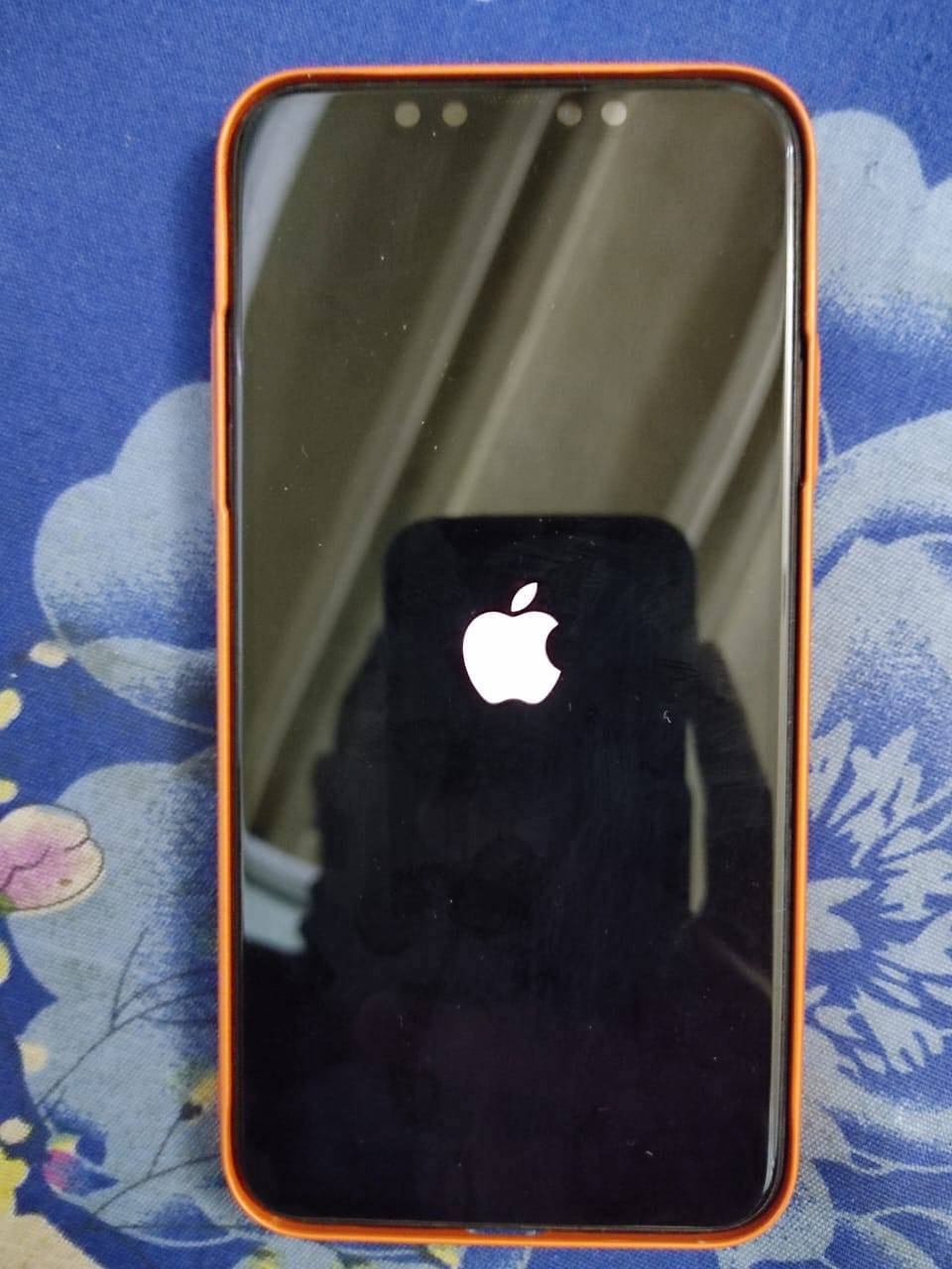 السلام عليكم
آیفون 11 برو ماکس

ذكره 256

بطاريه 100

شاشه امبدله أصلية

تك سيم

 السعر 300

*********** واتساب
