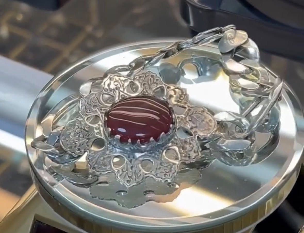 سوار فضة 925 ايطالي  48 غرام بنصة عقيق يماني السعر 275 العنوان كربلاء


**إذا كنت صاحب هذا الإعلان وتريد حذفه لأي سبب، رجاءا أرسل رسالة إلى الدعم الفني**