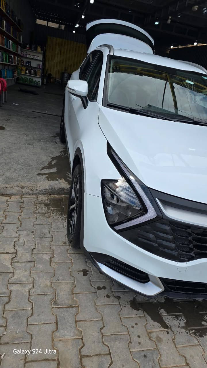 كيا سبورتاج 2024 خليجي  كفالة عامة 
بصمة تشغيل 
بصمة ابواب 
تشغيل عن بعد 
كامرة خلفية حساسات خلفية 
اوتو هولد 
هاند بريك كهرباء 
تحكم كامل من المقود+شفتات
اربع وضعيات قيادة
مانع تزحلق
الصور بعد توضح باقي مواصفتها 
السياره رقم أربيل بعدها علا وضع الشركه 
مكانها نجف 
***********
