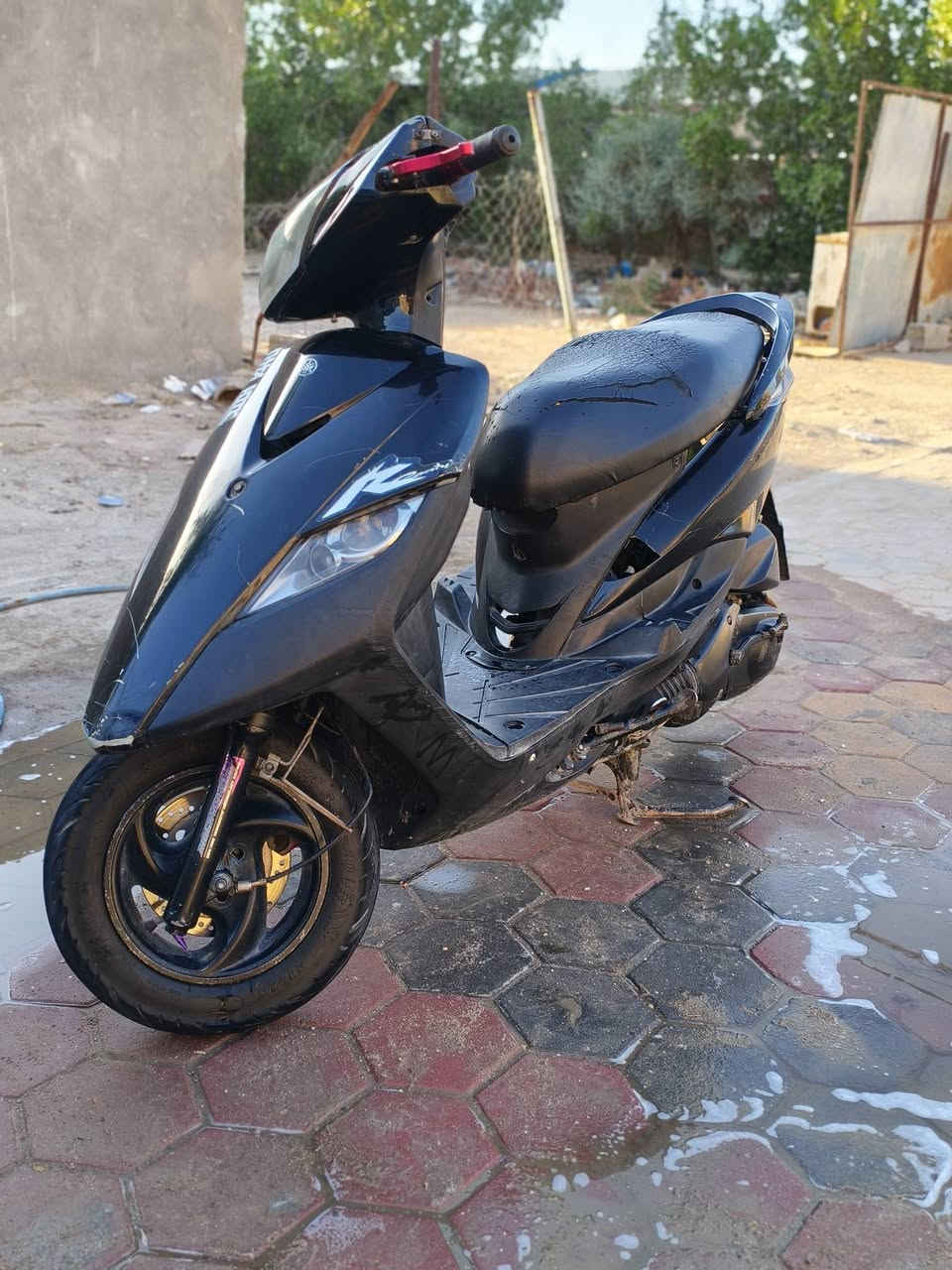 سلام عليكم دراجه ماكس ثعلب دراجه ما مفتوحه وحلوه ونضيفه كلشي شغال بيه عوزه بس باتري السعر 450 وبيه مجال رقمي ***********وبي واتساب
