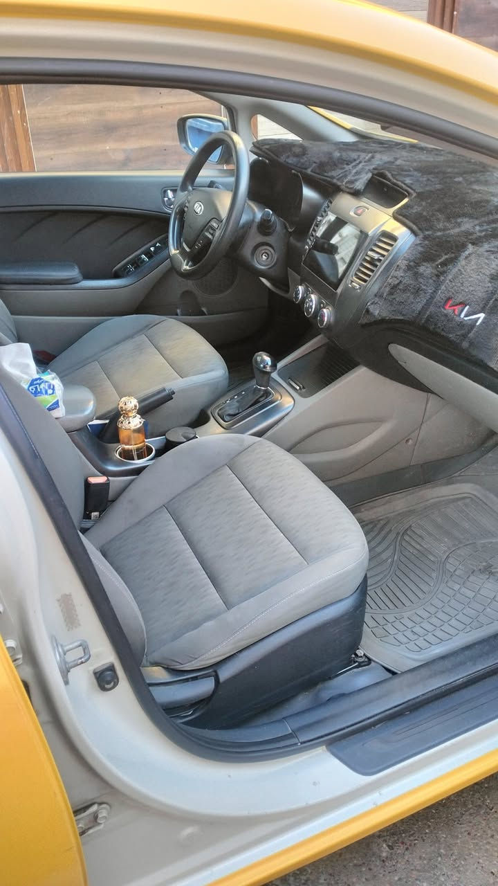 السلام عليكم سياره للبيع كيه سليتوس موديل 21 وارد امريكي حادث أمريكا طخه بالجنطه وبنيد بالعراق اصلي وبيها بارد قليل مكينه مفتوحه السعر 140 بيها مجال مكاني بغداد بلديات الضباط شارع معامل الكاشي للاستفسار اتصال ***********
