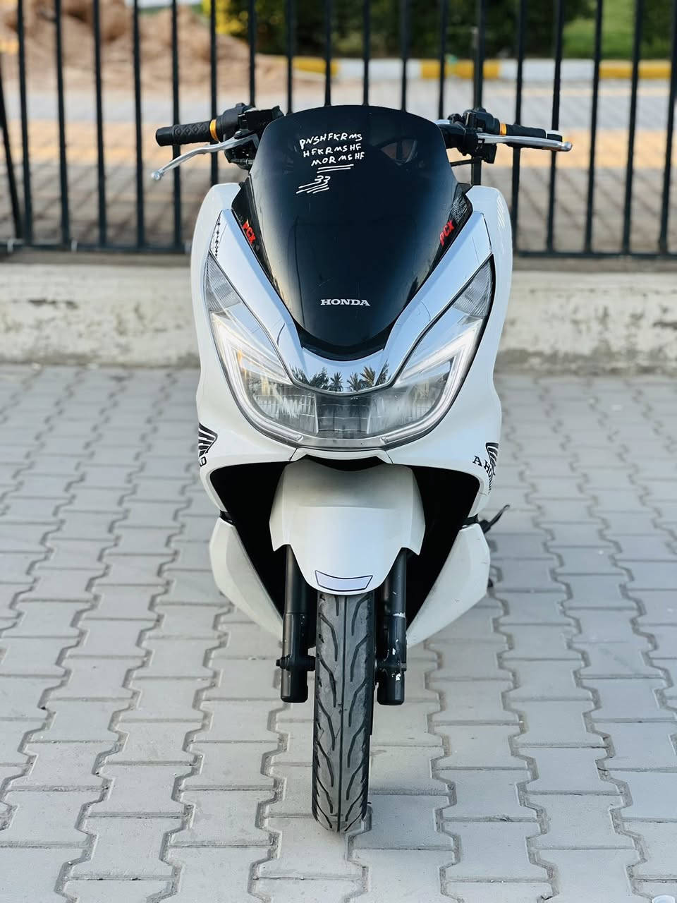 السلام عليكم للبيع دراجه pcxجيل الثاني ياباني اصلي دراجة مال رمبه ماخذها رمبه الدراجه على ايدي حجم مكينه
150ياباني الاصلي دراجه جديده مال جناي
ياباني الاصلي دراجه كامله أستان كهربائي حساس ازدحام ٢ دراجه جديده الدراجه مكينه لوك برغي ممفتوح بيهه شلعا معدل خير من اللّٰه دراجه تكول جديده بمعنئ الكلمه واحلا من الصور دراجة مكينه مكفوله اي نقص مابيه
السعر مليون 550 وبيه مجال بصيط 
اي استفسار ***********مكان بغداد
