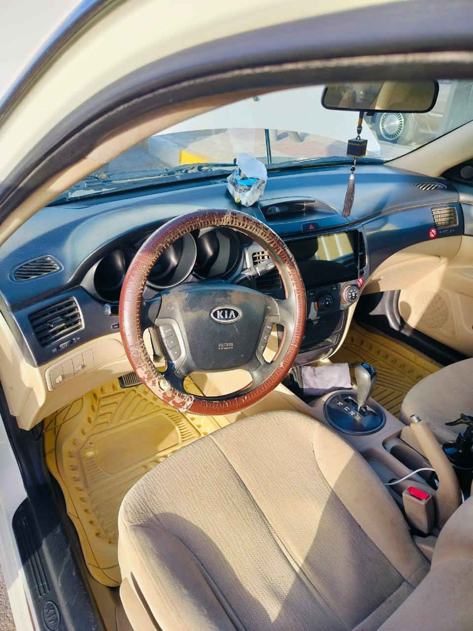 سلام عليكم اوبتيمه مديل 2009 خليجيه مكينه 2000 بعتهي طك باكيت سياره مكفوله كفاله عامه حداديه وتبريد كارتون. سياره رقمه بابل مشروع وطني راعيه يمي. سعر 128 وبيه مجال. مكان سياره ناصريه مركز. رقم الهاتف ***********.
