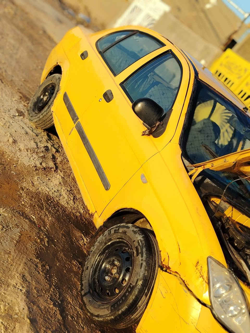 اسلام عليكم  خوان سياره طيبه مديل 15سياره كامله من كلشي تخم تاير جديد بيه طخات مثل ماموضح بل صوره سعر 25 وبيه مجال مكاني بغداد رقمي ***********
