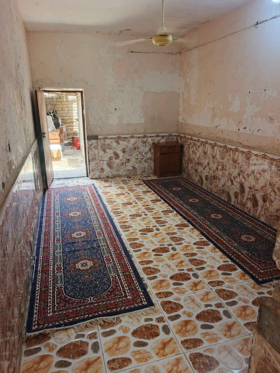 بيت خلفي بناء قديم المساحه 100 متر
العنوان  خلف السريع بالتضحيه  حي قوى الامن الداخلي  خلف مجمع الايمان للمواد الكهربائيه مباشر المجمع عل سريع مباشر  السعر المطلوب 95 مليون قابل للتفاوض الاتصال***********
او مراسلت الحساب   تحياتي للجميع

