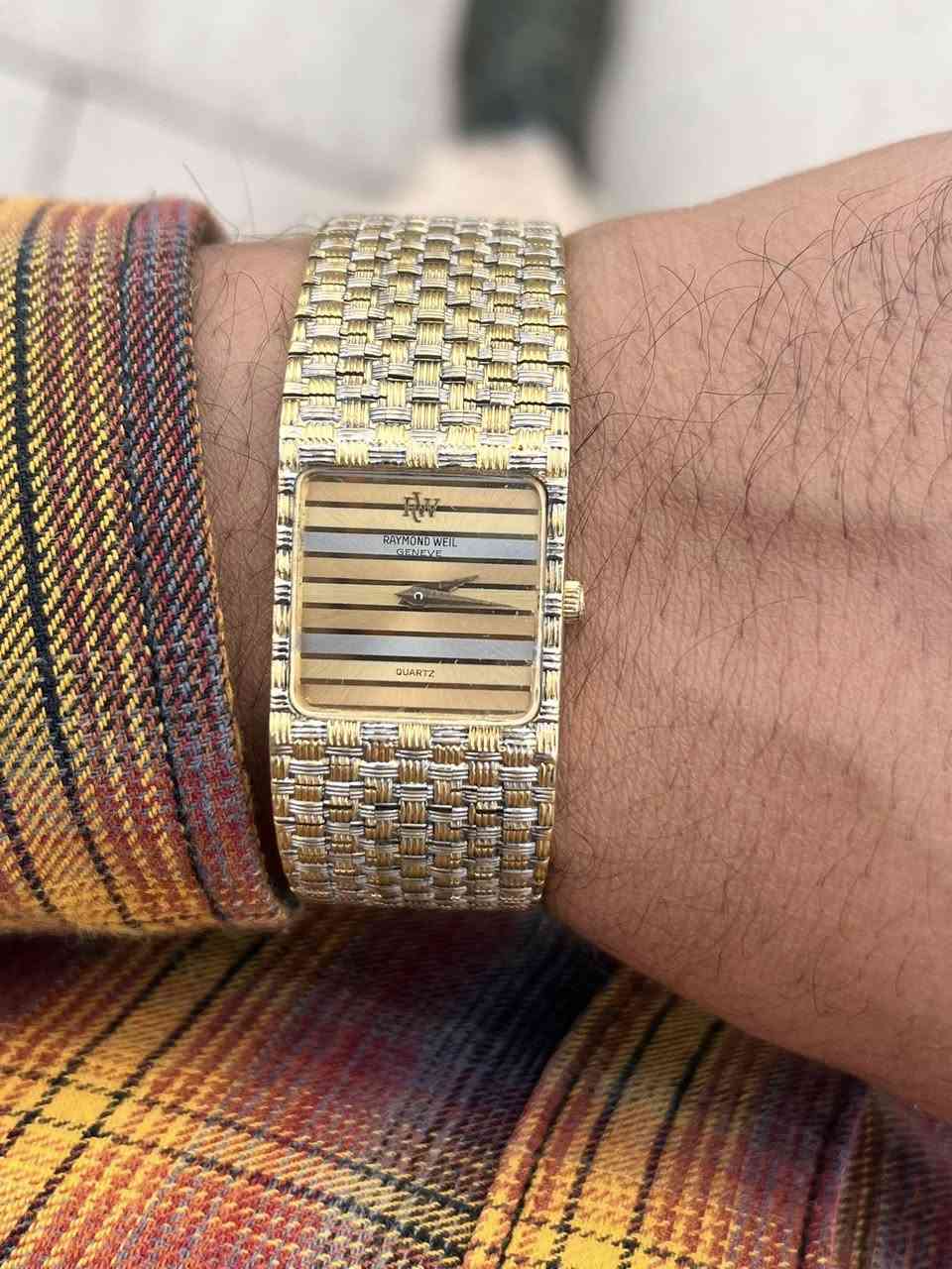 شوفونا شلابسين من ساعة 

#مزادنا_غداً يوم الاثنين الساعة 9 والنصف ليلاً

 

#سجاد_العبيدي لتجارة الساعات السويسرية .


**إذا كنت صاحب هذا الإعلان وتريد حذفه لأي سبب، رجاءا أرسل رسالة إلى الدعم الفني**