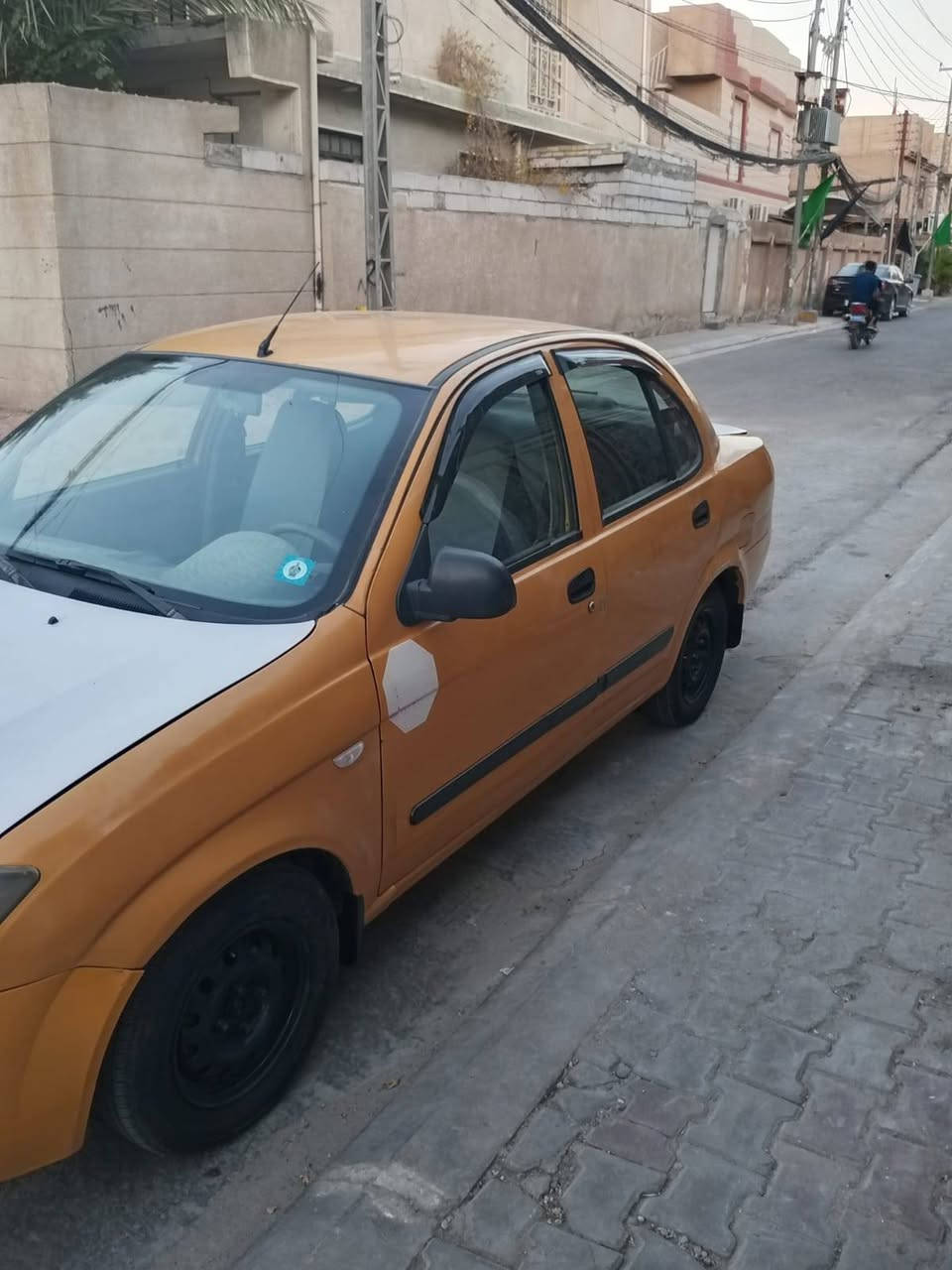 السلام عليكم سياره طيبه للبيع موديل 15 سياره نضيفه حيلل مكفوله من ضربه كير محرك حداديه تخم تاير بل باكيت تبريد شغال ثلج مصفره هيئه و غرامات رقم انكليزي بغداد سعرر 33 و بيه مجال كد جيه مكان كربلاء حي الحر الثوره قرب مطعم علي يوسق رقم الاتصال ***********
