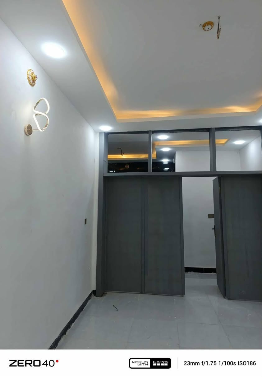 بيت على شارع المطار مقابيل ملحق القريه ماء وكهرباء واتبليط الحد باب بيت طابو زرعي سند 25 بناء طابوك جمهوري صب كونكريت سيراميك بورسلين ثقيل الاستفسار خاص او اتصال على الأرقام التالية ***********

*********** أو تساب احجز بيتك يم مكتب الزهور
