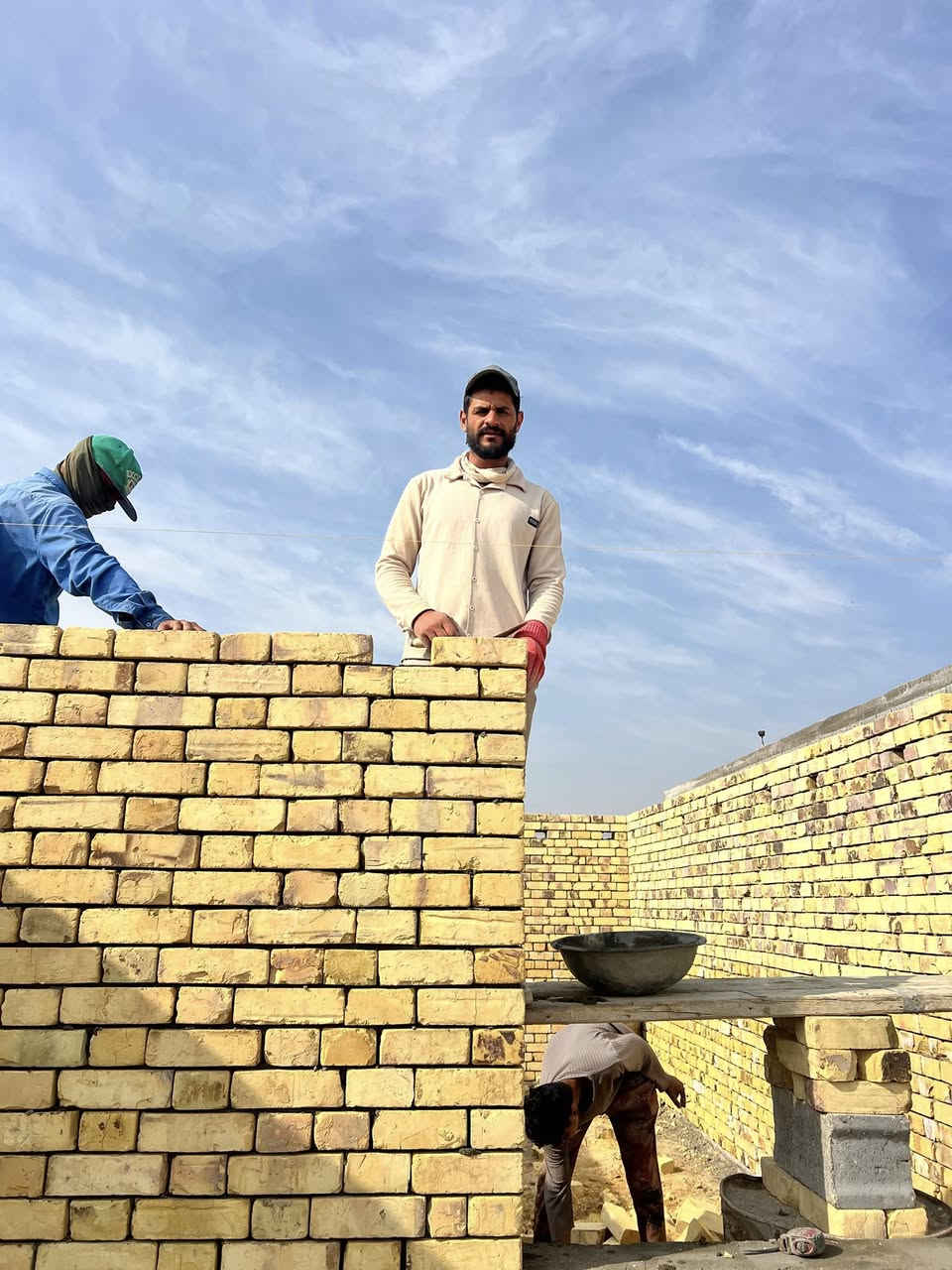 #الحمدلله 
تم اكمال بناء مرحلة الى الرباط فوق الشبابيك مساحة150mمنطقة /الطوبة والنخيلة/ طابوگة انچكتر عمارة الخلفةسلام البصراوي
للاستفسار***********
