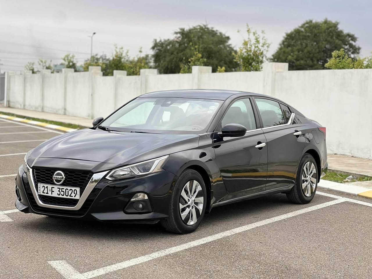 التیما 2019. امریکی مواسەفات S. شەغال و رادار. دوو پارچەی بۆیاخە سۆنەر و رەقم شانسیم داناوە. پیشەوەی سەقفی هەندیک ساردە پیوە دیار نیە.سەنەوی و رەقم تازەیە بەناوی خۆمانەوەیە. سەیارەیەکی زۆرپاک و مالی دۆست. گیر و مەکینەی بئ عەیب. بەشەردی تحویل و غەرامە. سعر فرۆشتن ١٢٢ گەلا. 
شوین کەلار

***********
واتس اپ و ڤایبەری لەسەرە

*********** كالار, السليمانية
