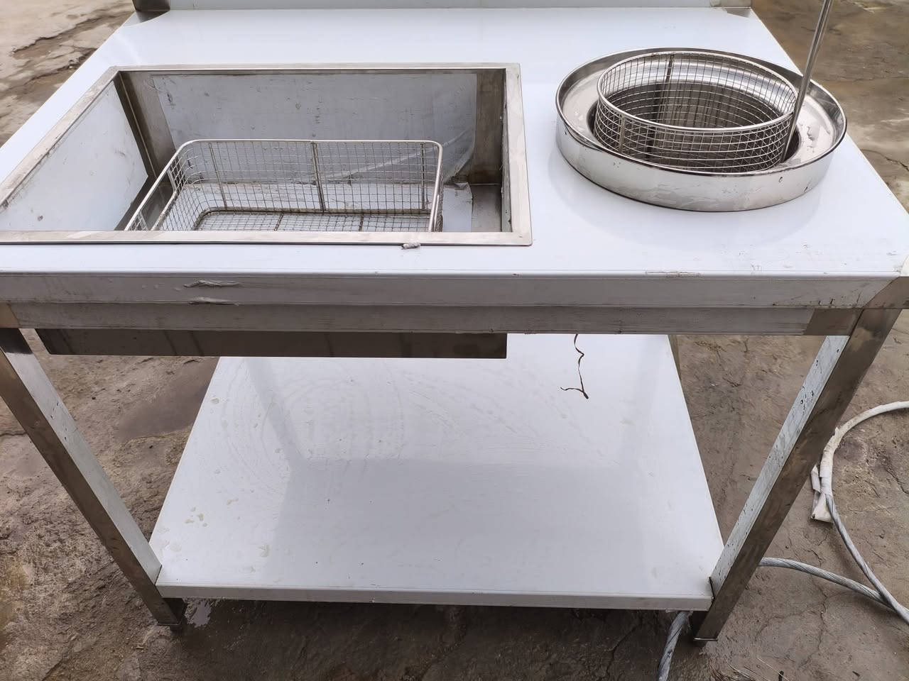 ميز. قلي فنكر او فلافل اي شي جديد غير مستخدم
تواصل *********** البصره
