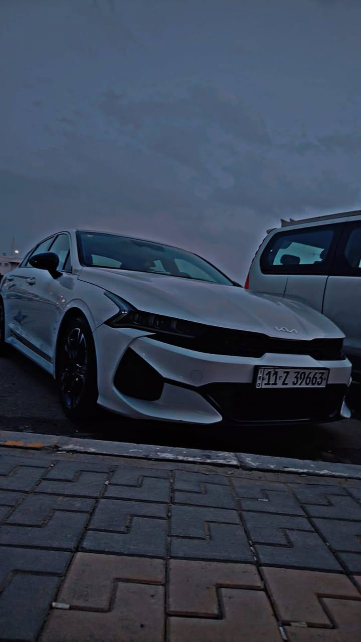 كي فايف جيتي لاين موديل 2024 امريكي
فول موصفات

محرك 1600 تيربو
ماشيه  34. mil 
بانوراما 
‏بصمة تشغيل عن بعد 
‏داخل أحمر 
￼ كشنات جلد
‏ لايت ٣￼عدسات زنون
تحديد مسار 
مانع انزلاغ
رادار امامي
رادار خلفي 
ويل  حجم ١٨
وبعد بيهه هواي موصفات
‏الحادث بنيد مبدل ومصبوغ  
‏ ماشيه 34  mil
سياره مكانه بغداد 
السعر185 
***********
