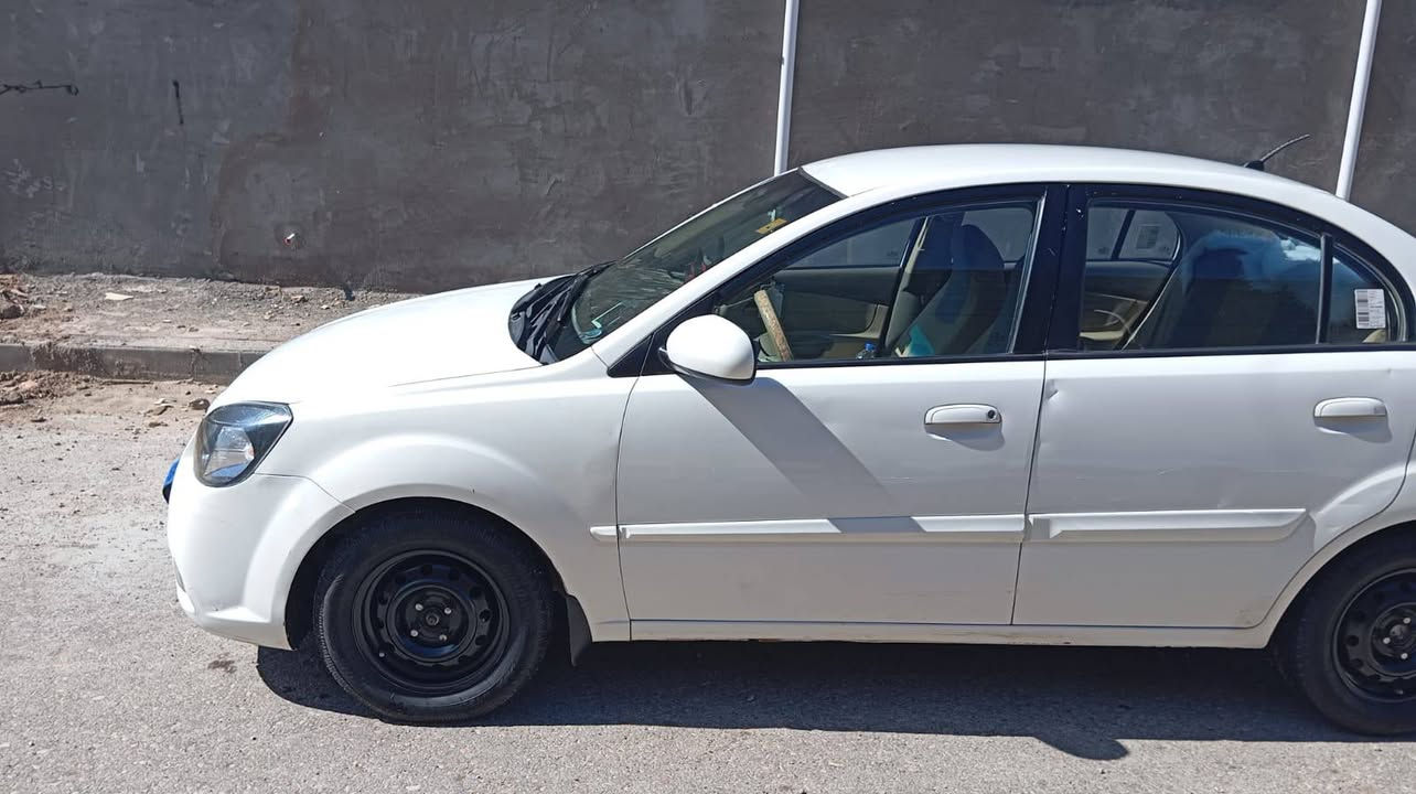 السلام عليكم 
كيا ريو موديل 12 خليجي 
محرك 1600 
محرك كير جدد شرط 
رقم بصره نكليزي 
تخم تاير جديد حداديه لوك
العنوان ميسان علي الغربي 
السعر 77وبيها مجال
‏‪***********‬‏للاستفسار مكلف بالنشر
