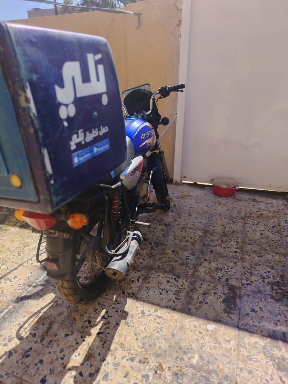 سلام عليكم
دراجة بوكسر موديل18 رقم او سنوية باسمي
بيهة عواج بل شاصي او دشبول نقص 
مكينة كير كهربياتة شغالة
السعر ٨٠٠قفل  
***********
عنوان كربلاء
