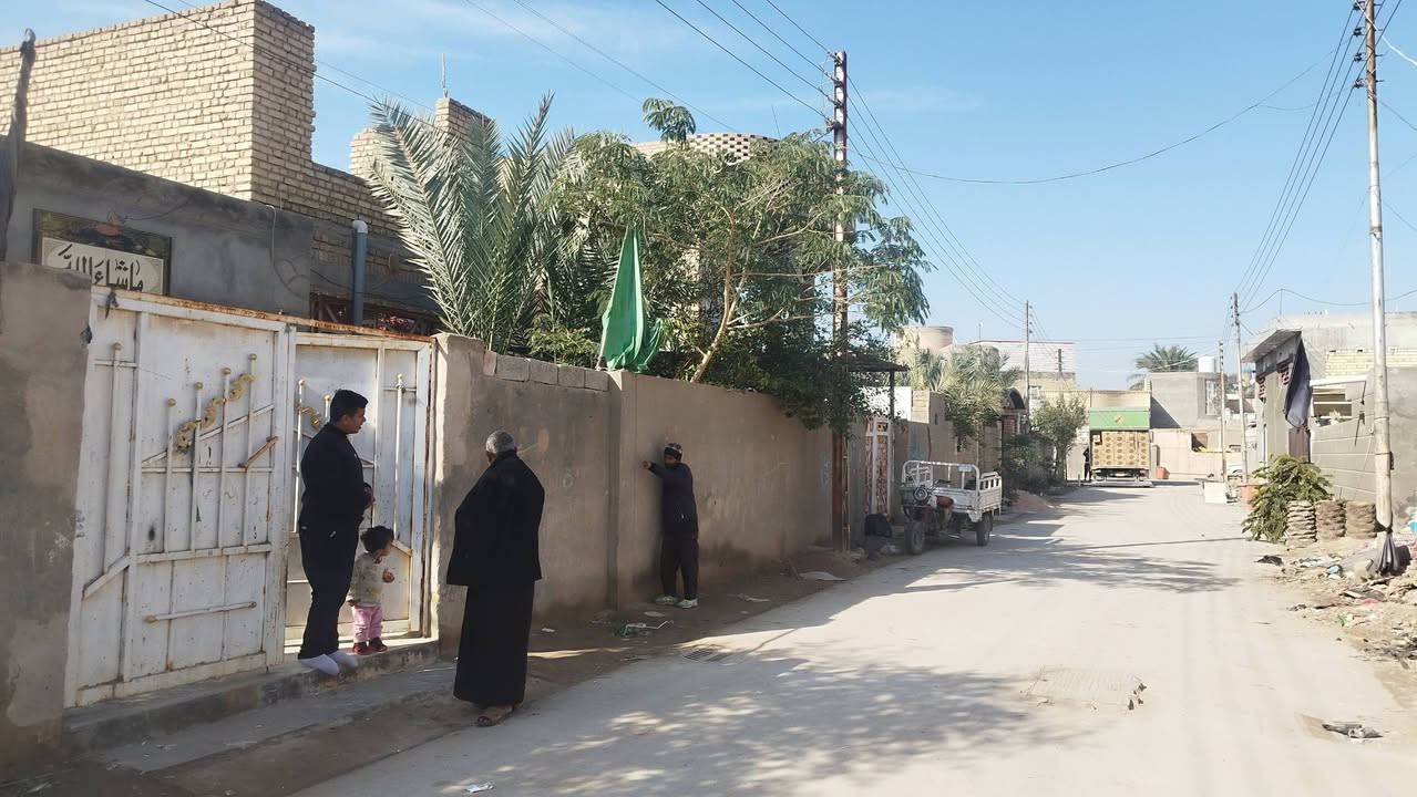 بيت للبيع خلف حسينيه اهل البيت مجاور استاذ نجيب قريب على السوق طابو صرف المساحه 300 متر بناء قديم يتكون من ثلاث غرف استقبال خارجي مطبخ خارجي السعر 135 مليون الاتصال على الرقم ***********
