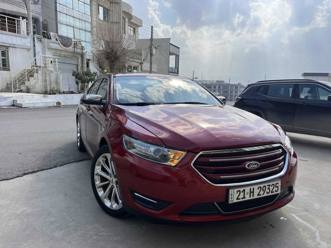 السلام عليكم ورمضان كريم عل جميع يارب فورد تورس موديل 17 فول موصفات لمتت دخل عسلي السياره كير مكينه بلادي برغي ما مفتوح بيه صدر خلفي امامي سنويه هزه براد لحد 31 جديدا 
ماشيه 102 
السياره احلى من الصور 
صبغ فقط بنيد 
بدون دينار مصرف 
مكان السياره سليمانيه 
تحويل وكال خادم لطيبين 
السعر 143 كلشي موجود بل سوق وعندي حسب لنضاف ول سعر تحياتي لجميع 
***********
***********
