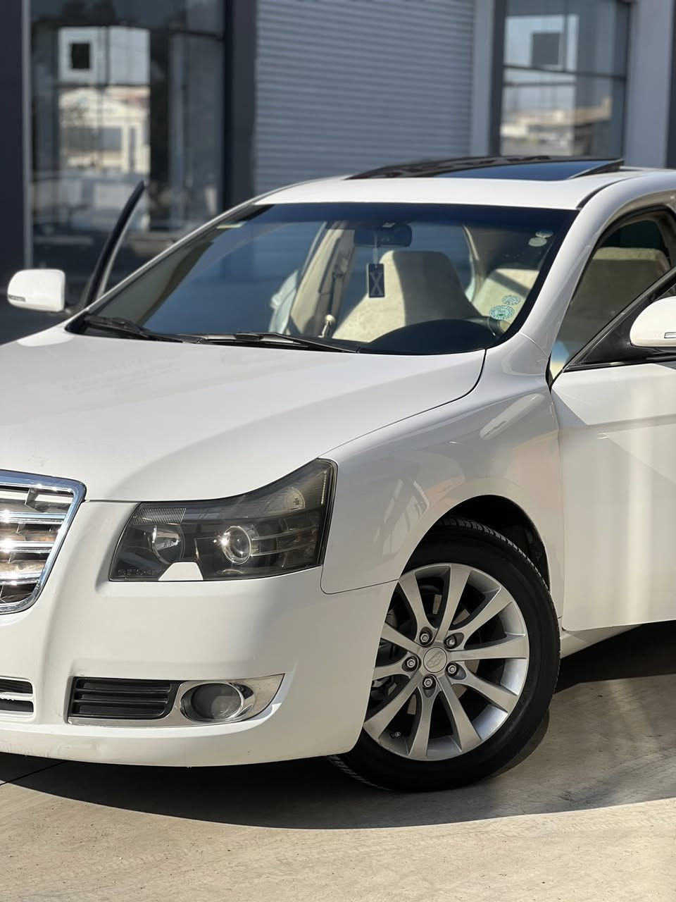 للبيع
امكراند 2013
السيارة بدون قطره صبغ
1-سلايت جام طكتين
2-اربعة جامات اوتو
3-مقاعد جلد+لونين
4-بردة خلفية بلادية
5- مرايات كهرباء 
السيارة جديدة وبلادية وبلا اي نقوصات 

كير +محرك درجة اولى شرط
تبريد شغال+تدفئة شغال
تايرات جديد 

رقم جديد
سنوية جديدة

السيارة شرط التحويل

المكان نينوى

السعر (85) وبيها مجال 

***********
***********
