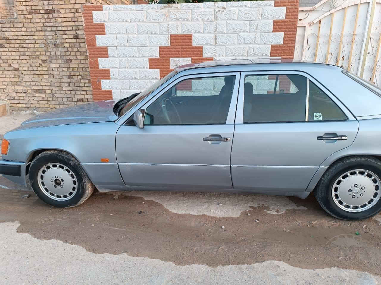 مارسيدس دب موديل 91
رقم بغداد  انكليزي بأسمي  سنويه جديده 
تخم تاير .. مصبوغه عام جماليه بدون أي ضربه 
قواعد دبل سليمات 
كهربائيات شغاله 
تبريد جاهز 
مكينه  وكير 2500 كفاله 
حداديه نص عمر 
الشراي يتصل وبالخدمه 
السعر ... 55 وبيها مجال 
مكان..   الناصرية/الشطره  ***********
