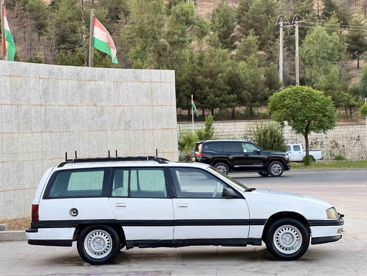 بەناوی خوای گەورە و میهرەبان  بەلاش 

ئۆمیگا ستێشن ماڵی کاسبی ١٩٩٣  ئاڕم پلاستیک هەولێر 

مەکینە ٢٠ گێڕ حادی ئەرفلۆ کەپسی نوێ 

بەس ماشەڵای دەوێ لە لێخوڕێن و قوەت و جادە گرتن 

گێڕ مەکینە ئەکسل ئاڕم ئەوەلیات لێدراو گشتی بەشەرت 

سەیارەکە ماڵی کاسبیە تا بڵێی مەزبووتە 
چەمچە لەسەر ناو سندوقێکی تا بڵێی گەورە و خاوێن 

داژبوول و بەرەدەرکای ڕێک ناو پاکەتە دڵت دەکرێتەوە بەو ناوە جوانەی 💯📦

سڵایت شوشە
٤ تایەی ناو پاکەتی سفر 
کامل گێچەکانی ئیش دەکا 
تەنجیل بلوتوز 

لایت و فولی و فڵچە و کارەبای کامل بەشەرت 

لەخزمەتان دام خوار هەموو بازاڕە قفڵ قفڵی ١٢$ 

ژمارە موبایل ***********
Viber wats app رانية, السليمانية
