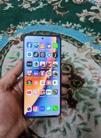 فيفو5G 40V ذاكره 256 عشوائيه 16 شاشه فول اجلي بلس 120 هيرتز دقه 5K بصم...