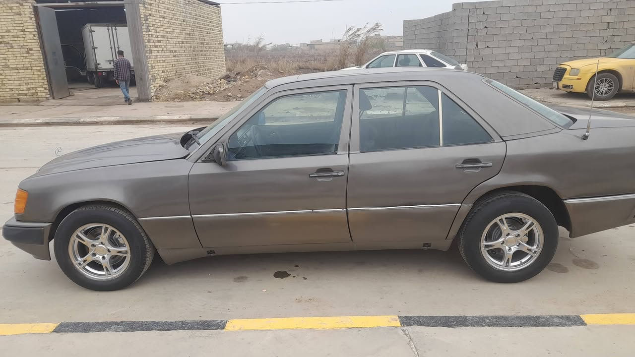 السلام عليكم  مارسدس دب موديل 91 السياره جاهزه كير مكينه شرط مكينه 2500 حداديه تخم تاير قواعد دبل مكفوله السياره جاهزه كل نقص مابيه مشروع وطني تحويل اي مكان رقم بغداد  السعر 40 بيه مجال قليل حق الجيه ذي قار قضاء النصر )***********)***********
