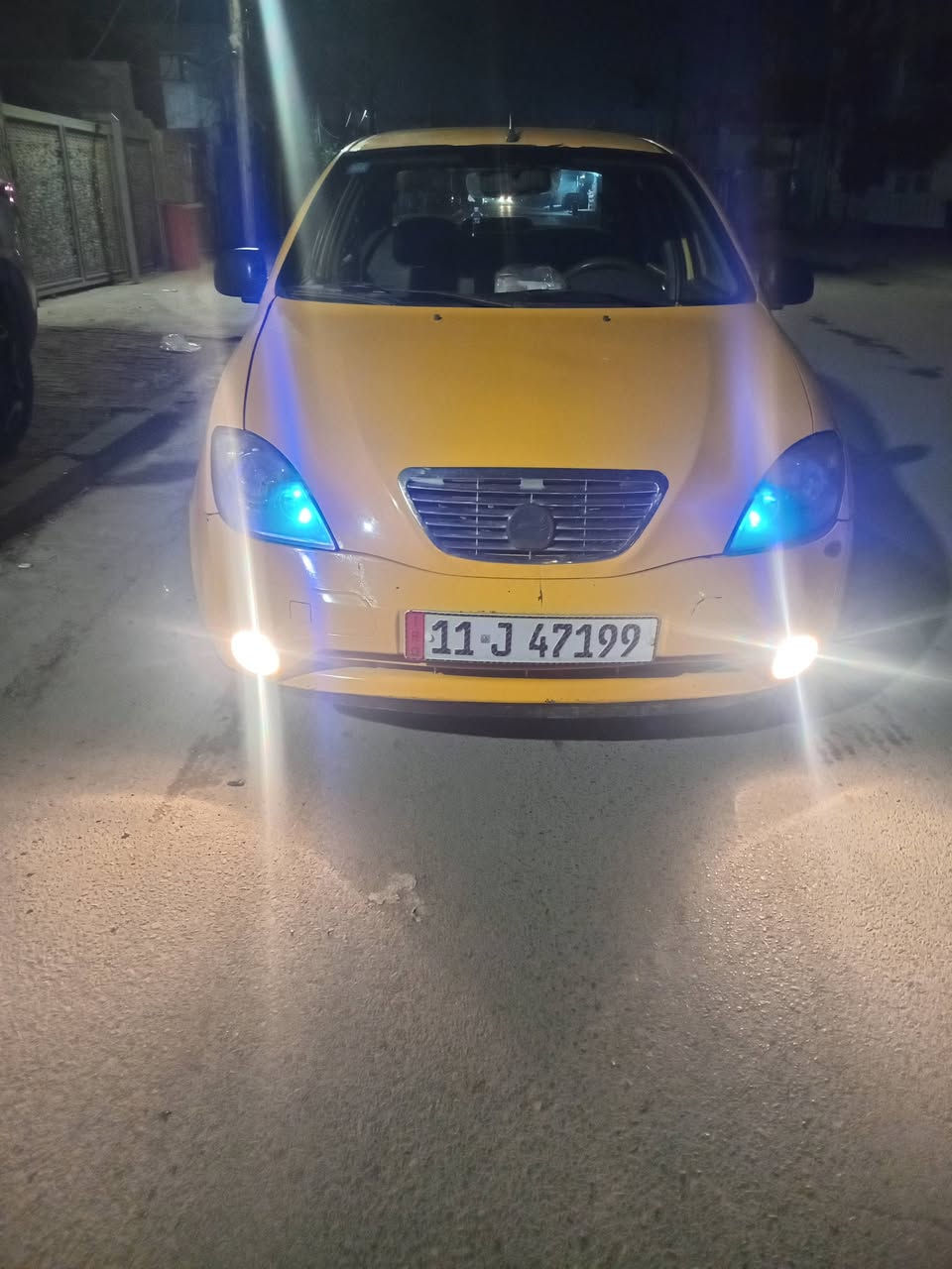 السلام عليكم عندي سياره طيبه للبيع موديل ٢٠١٥ السيارة خير من الله كير ومكينه جديد صدر جديد تبريد تدفئة جديد رقم  انكليزي بسمي هيه مصفرة راديتر جديد حموه صفر دوشمه جديد شاشه جديد كامره تخم تاير جديد رايده ٣٦ وبيه مجال قليل مكاني بغداد الدوره الرقم ***********
