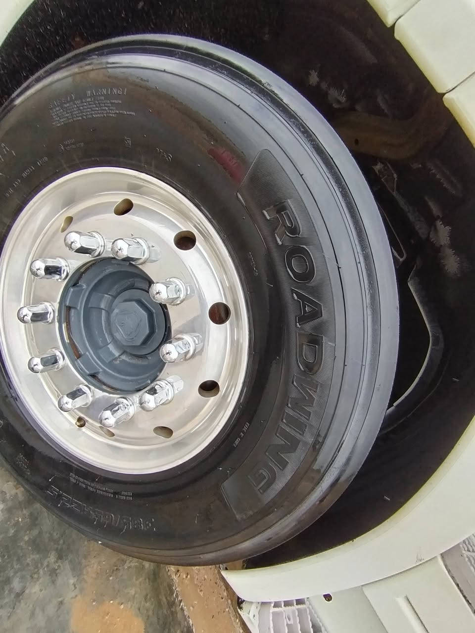 السلام عليكم تايرات زوج حرفش هو ويلة للبيع مكاني الديوانيه رقمي ***********
