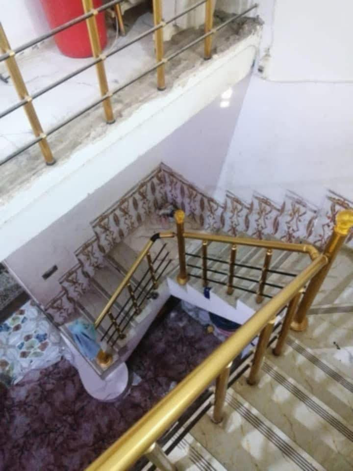 بسم الله
السلام عليكم 

بيت مساحة 100 متر مربع  طابق ونص 

يحتوي على 

ستقبال 

غرفتين 

صاله 

مطبخ 

صحيات عدد2

في منطقة الشبانات 

نزلة الحولي 100 مقابيل حي الزهراء

مي وكهرباء وخط ذهبي

منطقة سكنية كامله 

مدراس ومستوصف 

عقد 117 مفوض بلطابو 

للتواصل معي على الرقم بيه وتساب

السعر 37 مليون وبيه مجال 

***********
