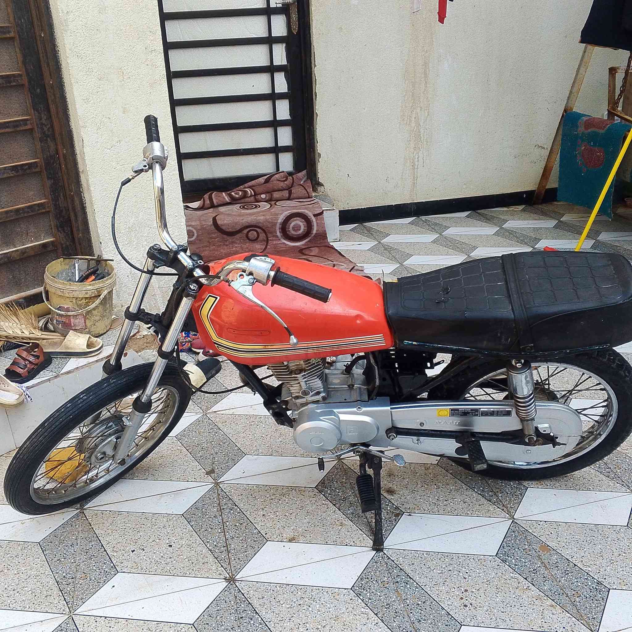 سلام عليكم يراني البيع دوات مكينة مفتوحة مبدل بيهة بس ولفات فقط درجة حلوا مكينة ناعمة كزوز ريضي درجة حلوا شلعا ومعدل شرط طيك لا تبخير ولا تنقيص سعرها 425وبيهة مجل مكني جزيرة فيروزية وهاذة رقمي ***********
