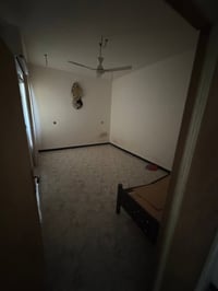 قرية المختار • ٤ غرف • مطبخ مؤثث