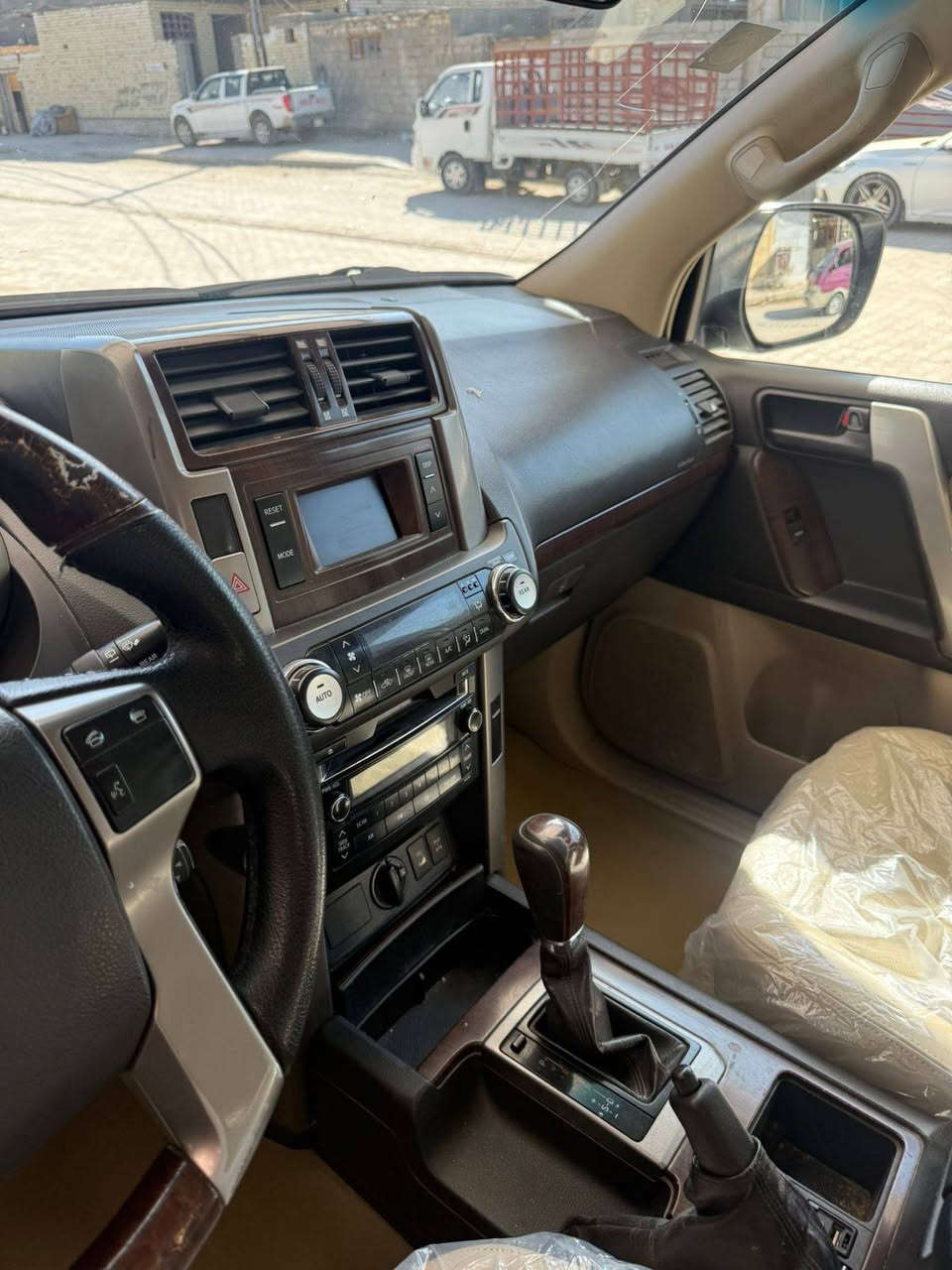 🚙 للبيع تويوتا برادو 2013
🔸 السعر $305 

🔸 كفالة عامة – واحد على واحد

🔸 دبل ثقيل + دبل خفيف

🔸 مكينة 6 سلندر قوية

🔸 كير أوتوماتيك ناعم

🔸 كشنات جلد وكالة

🔸 فتحة سقف

🔸 كامرة خلفية

🔸 تحكم من الستيرن

🔸 نظام ABS

🔸 وسائد هوائية (إيربگ)

🔸 تكييف ثلج

🔸 داخلية نظيفة جداً

🔸 جنوط وكالة

🔸 سبير أصلي

🔸 مكينة وكير وشاصي شرط فحص

🔸 استخدام شخصي

🔸 السيارة ما محتاجة ولا فلس

💰 السعر قابل للتفاوض 

📞 اتصال / واتساب: ***********
