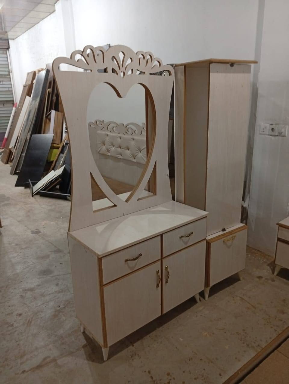 غرفة نوم فول نضافة ٣٩٠. الف شراي اتصل مكان كركوك شعدكم غراض اشتري ***********
***********
