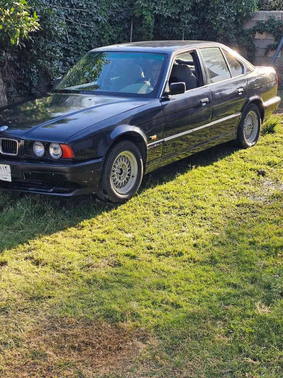 السلام عليكم
بي ام للبيع موديل 1993
540اصل 
V8
السعر 65 وبيها مجال 
للاستفسار الاتصال
***********
***********
