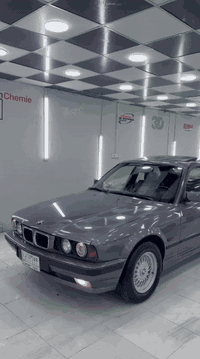 السلام عليكم Bmw525 عشره الاوائل                           موديل ١٩٩٣
حجم ٥٢٥ بلادي وارد يابان 
السياره عشره الاوائل 
كير ومحرك جديد ممفتوح 
سياره فول دبل ايرباك داخل جلد صاج سلايت كشنات جلد 
داخله كله اسود بلادي 
٤جام كهربائي 
حجر بيئه بلادي 
بجم عريض سياره فول 
سبير بعده منازل 
سياره مصبوغه كلير فقط بدون ظربه 
رقم كركوك مشروع وطني 
بي بطاقه بانزين 
سياره مناقصه برغي جاهزه من كلشي جديده كلش 
مكان سياره كركوك 
اني مكلف بالنشر 
للتواصل / ***********
