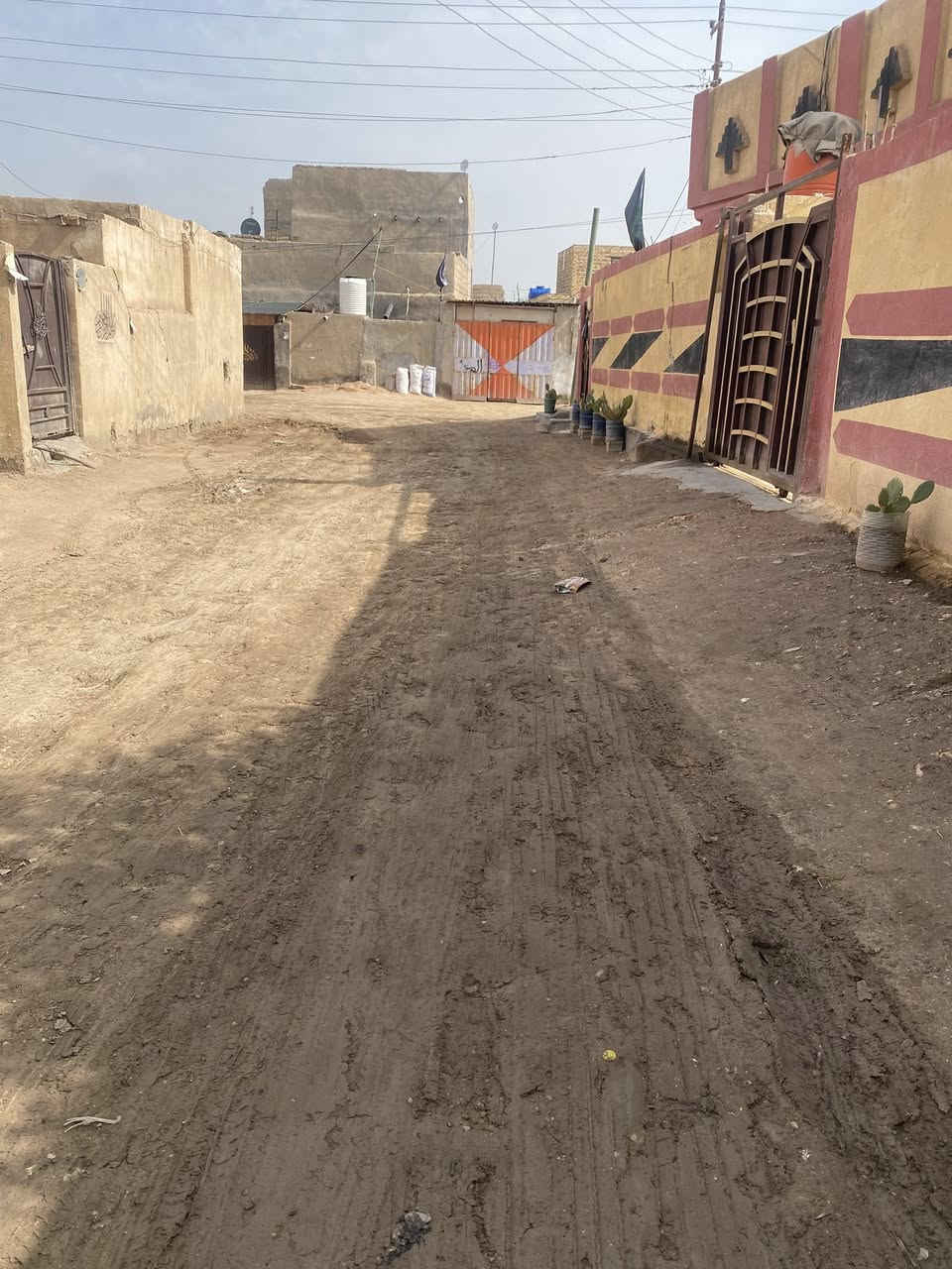 السلام عليكم قطعة ارض طابو صرف في منطقة مليبيج خلف مدرسة الفراتين مباشرة وكذلك قريب ع شارع طويريج كربلاء 
المساحة ٢٥٠ م للاستفسار الاتصال
***********
