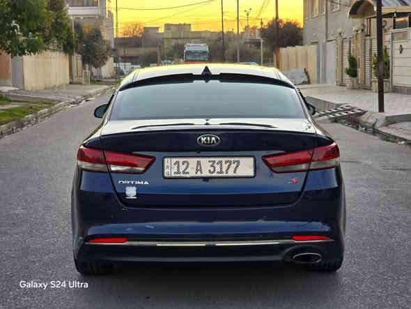 كيا اوبتيما 2018 ( S ) بلو
وارد امريكي  ماشية 97mi
 محرك 4سلندر حجم 2400 كير اوتوماتيك شرط المحرك والكير 
رقم نينوى دولي رقم وسنوية جديد  شرط التحويل 
بيها كوبون بانزين ⛽️ 
🚫 ضررها جدا خفيف صبغ دعامية خلفية  فقط بدون دواخل بدون اربكات الحوض سليم 
مرفوق صورها بأمريكا مع الصور 
مواصفات S
 كشنات جلد وكهرب 
حساس ضغط الاطارات شاشه كبيره كامرا 
 رادارات جانبيه  شاشه اعطال  كامره داخليه 
 اشاير بلمري فول تحكم ستيرن كروز سرعة مانع انزلاق 
ثلاث وضعيات قياده ( ايكو / نورمال / سبورت )
موصل الايسر 
 السعر 147
***********
***********
