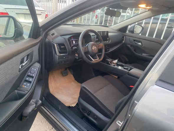 سلام عليكم 
نيسان روج ٢٠٢٣ محرك ٣ سلنندر تيربو 
مواصفات اس في وبيها انضمه قياده 
شويه ةعلى من ال sv يكولون عليها بلص المهم 
مضررها شبر بنيد صبغ فقط
ايرباكات ماطاكه كله سليم 
ماشيه ٦٠٠٠ الف ميل 
رقم اربيل بسمي 
بعدها جديده السياره 
سعرها ١٩٠ ورقه 
اريد مراوس ويه باتفندر مواصفات عاليه ماريد اس في وتحياتي للكل 
***********
