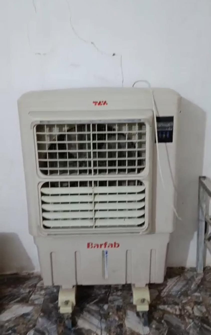 اغراض بيت للبيع
ميز مكتبي كلش جديد السعر ٤٥ و بي مجال بسيط 

كرسي صلاة جديد ما ماشي هواي السعر ٣٥ و بي مجال بسيط 

مبردة كلش جديدة و نظيفة السعر ٧٥ و بيها مجال بسيط 

سجاجيد جدد نظيفات العدد ٥ سعر الوحدة ٤٥ و بيهن مجال 

المكان ناصرية حي اريدو


**إذا كنت صاحب هذا الإعلان وتريد حذفه لأي سبب، رجاءا أرسل رسالة إلى الدعم الفني**