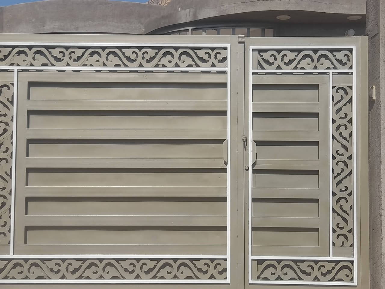 صبغ شبابيك وبيبان صبغ داخلي خارجي شرط نضافه العمل خاص او ***********
