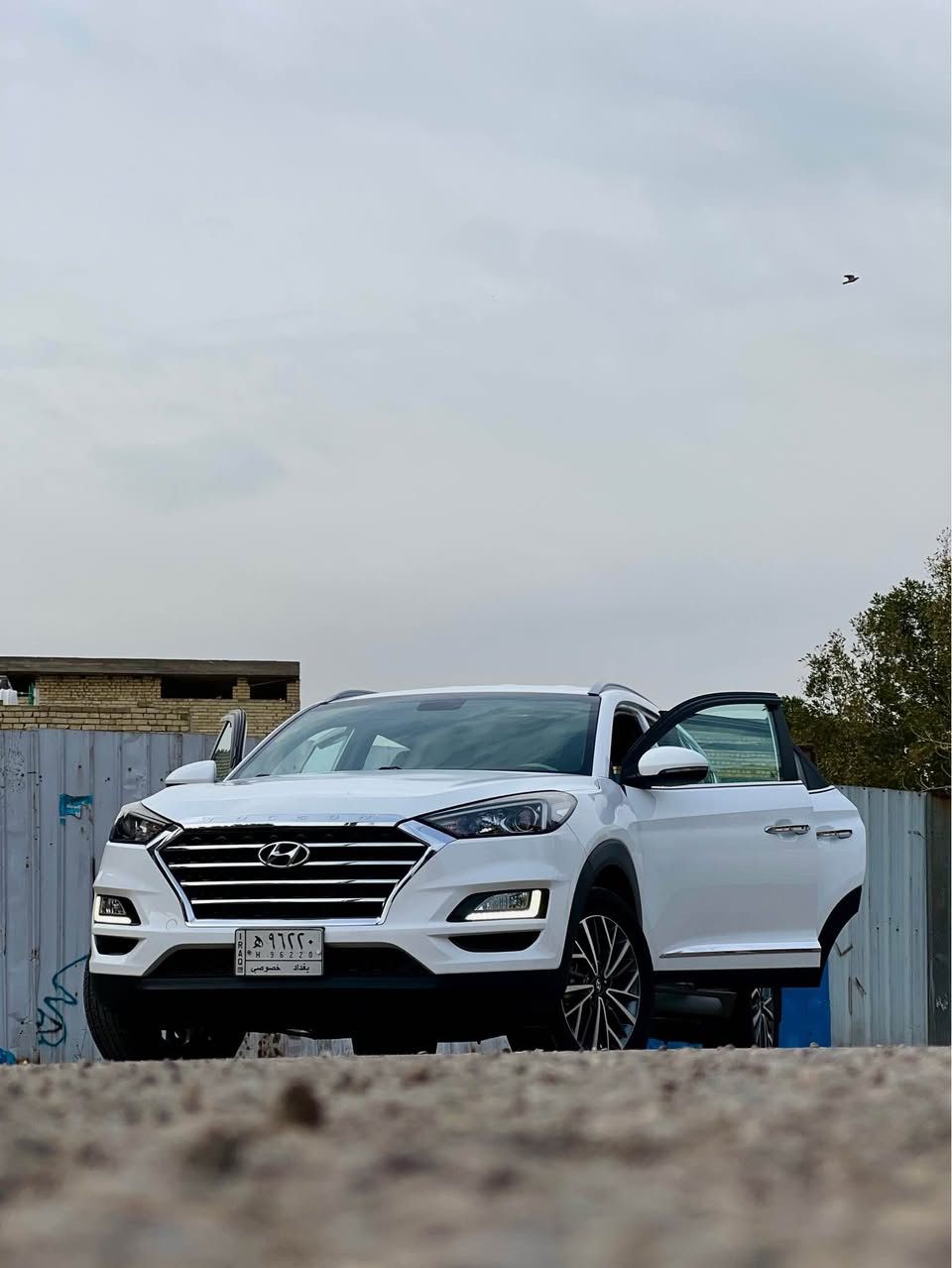 السلام عليكم

للبيع توسان 2019 خليجي مكفوله كفاله عامه ماعدا شبر بارد بلجاملغ الخلفي والباقي كفاله رقم بغداد ماشيه 115km صدر جديد مكينه وكير مكفولات كفاله عامه تخم تاير جديد حقيقي بأسمي تحويل ثاني يوم

مواصفات السياره
بصمه تشغيل 
بصمه ابواب
مري شفط
حساسات
تبريد قطعتين
دبل تحكمات ستيرن
محرك دوش
سايد بريك بالرجل
مري شفط
ويل 18 كروم
يدات كروم
وبعد بيها مواصفات 

السعر 188$ يعني شده و88 ورقه وبيه مجال
للاستفسار اكثر 
*********** مكان السياره بغداد الشعب شارع الأسواق المركزيه بغداد, العراق
