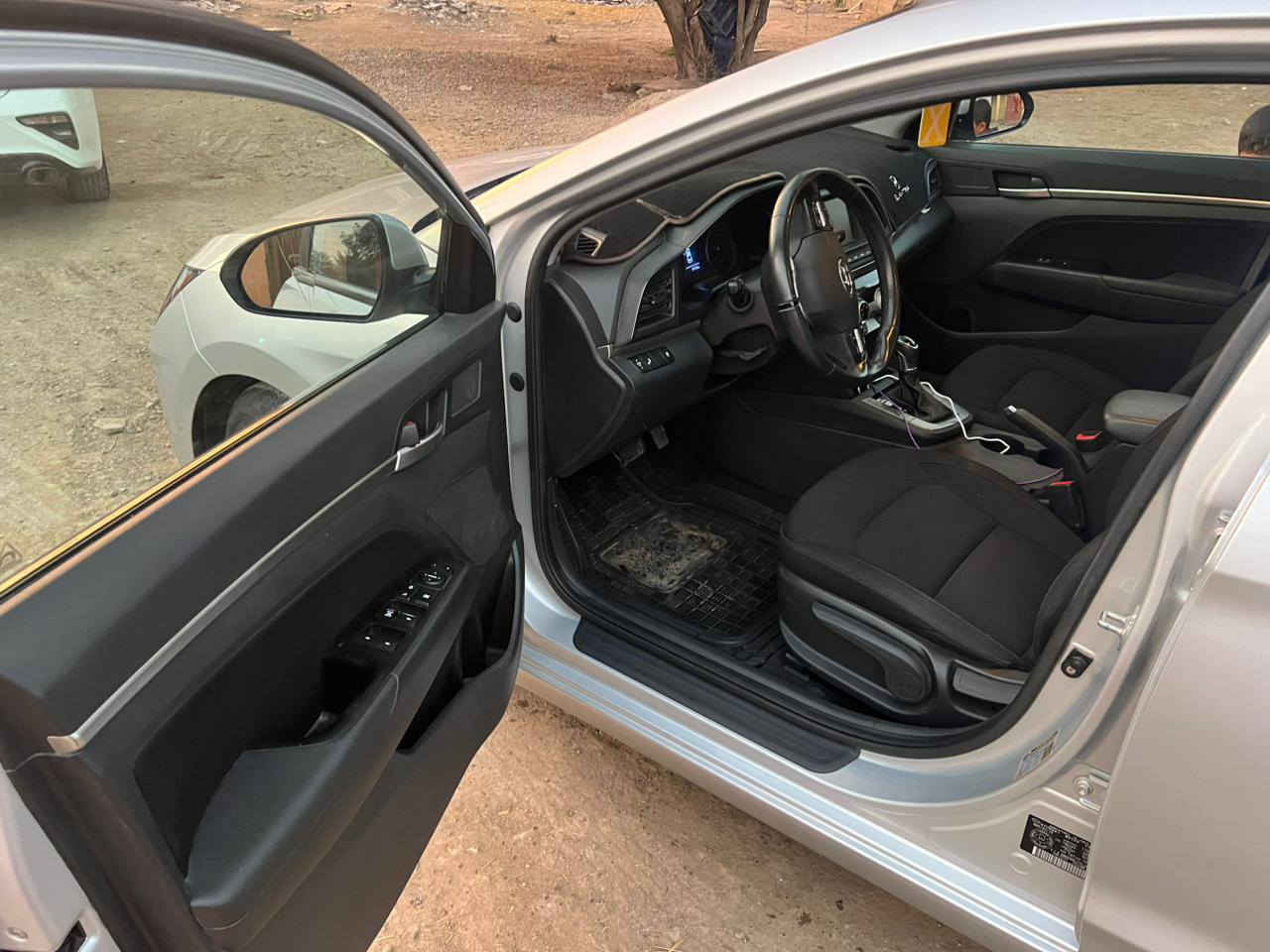 سلام عليكم انتره موديل 20 مكينه 200 سياره جديده جهازه كلشي  جمطه حوض شويه مكان بغداد  المثنى  سعر 150 بيه مجال طيبين رقم الهاتف 788 169 1525
