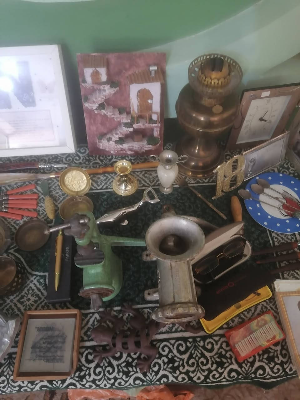السلام عليكم
انتيكات متنوعة بسعر َمناسب تقريبا 170 قطعة تحتوي على
نحاسيات و طلائات فضة ومكائن ثرم يدوية وقطعة سندلوس ألماني وتقريبا كيلو طلاء فضة بيهن والصور والتفاصيل الي يحب خاص
العدد تقريبا 170 قطعة
السعر 225 الف سعر نهائي
لايوجد توصيل فقط داخل كربلاء


**إذا كنت صاحب هذا الإعلان وتريد حذفه لأي سبب، رجاءا أرسل رسالة إلى الدعم الفني**