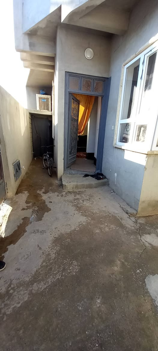 للبيع للبيع 🏠🏠 
دار في حي السماح الثانيه / قرب السايدين ٦٠ / المساحه / ١٠٠ متر مربع ركن  / اتجاه قبله /
خدمات ماءفول💦+كهرب+تبليط
صنف العقار +كرت بلديه + مقدم معامله للتمليك / السعر ٥٠ مليون وبي مجال /  للأسفسار الأتصال على الأرقام + *********** / *********** / *********** يوجد لدينا عروض في حي السماح / الأولى + والثانيه + يوجد لدينا عروض في حي السماح / زراعي / سكني  / تجاري /
