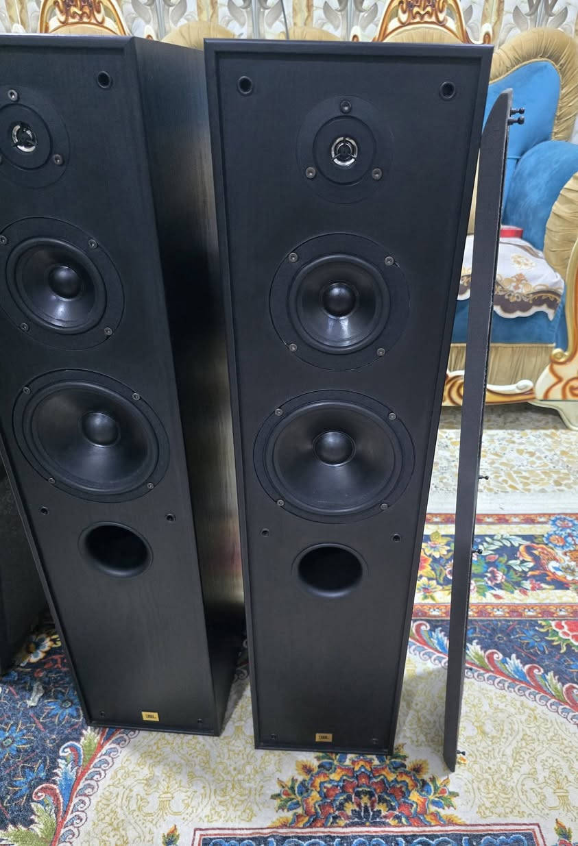 سماعات JBL ATX30  
6 اوم لكل سماعة  
ارتفاع 87cm , عرض 20cm ,  عمق 29cm
للتواصل على الخاص Haider Saif


**إذا كنت صاحب هذا الإعلان وتريد حذفه لأي سبب، رجاءا أرسل رسالة إلى الدعم الفني**